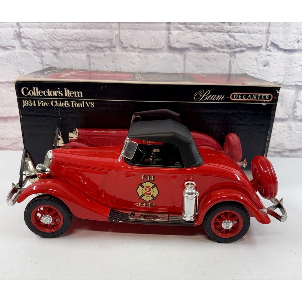Vintage 1988 Jim Beam 1934 Fire Chief Ford V8 Whisky Decanter empty EUC w/box